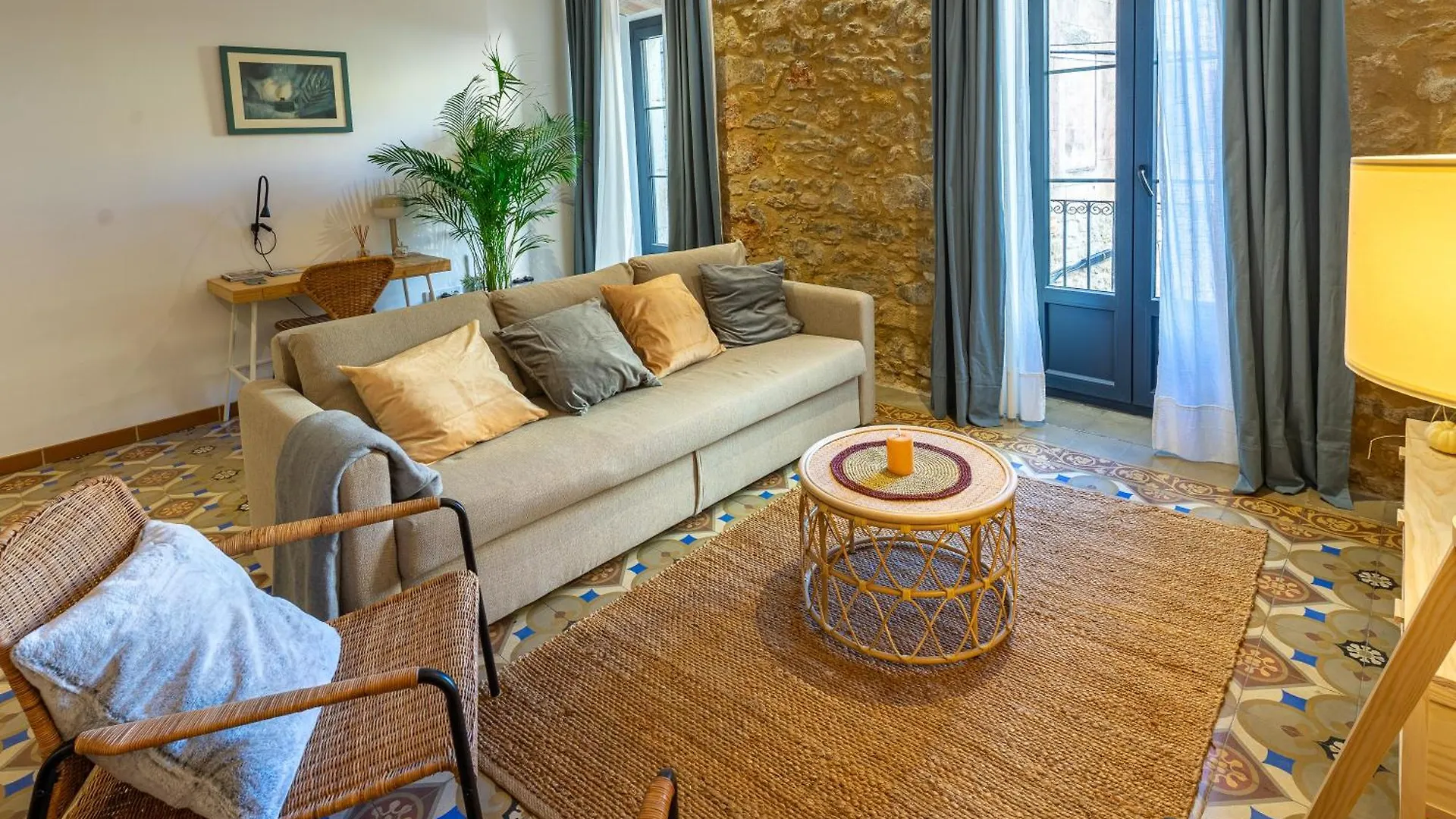 Empordanna, Apartamento Con Encanto En El Corazon Del Emporda contacts
